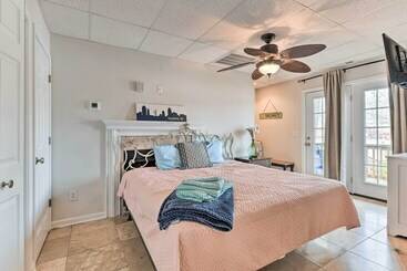 بيت ريفى Lakefront Lexington House W/ Spacious Deck!