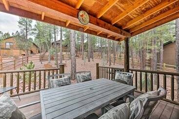 بيت ريفى Quaint Show Low Cabin With Deck & Fireplace!