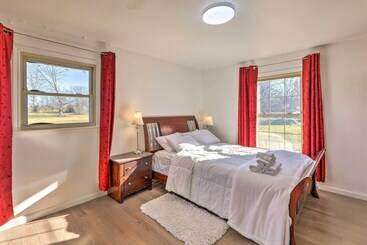 Vidéki Ház Spacious Liberty Township Home W/ Large Yard!