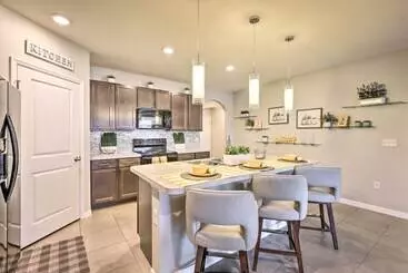 コテージ Sun City Center Home: 20 Mi To Downtown Tampa