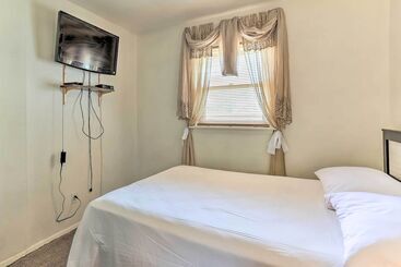 Сельский дом Family Friendly Allentown Abode W/ Backyard!