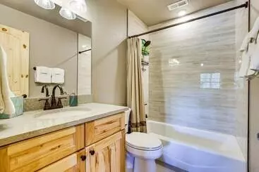 Mökkimajoitus 22str 00283 Fairplay Cabin W/ Deck & Mtn Views