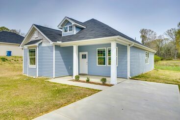 بيت ريفى Peaceful Ramseur Retreat W/ Spacious Yard!