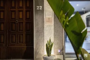 ペンション The Lady C   High Apartments