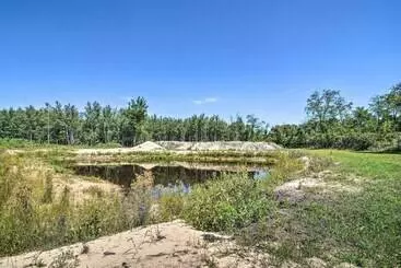 Mökkimajoitus 800 Acre Au Gres Oasis: 2 Ponds + Atv Trails!