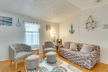 별장 Bright Pensacola Home W/ Backyard Pets Welcome!