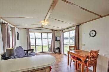 بيت ريفى Cozy Lakefront Home In Ocala W/ Deck, Grill + A/c!