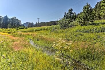 بيت ريفى Rapid City Cabin W/ Hiking & Atv Trail Access