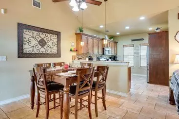 コテージ Lodge At Rocky Creek  W/ Private Hot Tub & Yard!