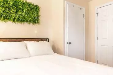 Mökkimajoitus Pet Friendly Cranston Home W/ Fire Pit & Bbq!