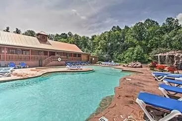 Mökkimajoitus Mtn View Cabin W/ Hot Tub In Sevierville!