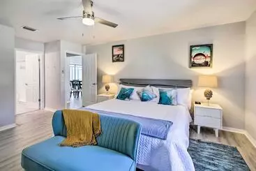 Mökkimajoitus Bright Sebastian Home W/ Pool ~ 7 Mi To Beach!