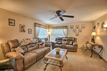 Mökkimajoitus Cozy Home W/ Atv Trail Access In Berlin!