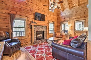 کلبه Cozy Cabin W/ Hot Tub In The Heart Of Pigeon Forge