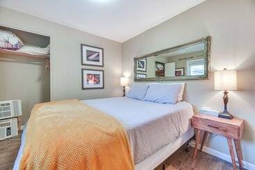 Pet Friendly Hoquiam Cottage W/ River Access!