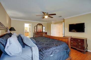 Dom wiejski San Antonio Home W/ Pool Access: Near Lackland Afb