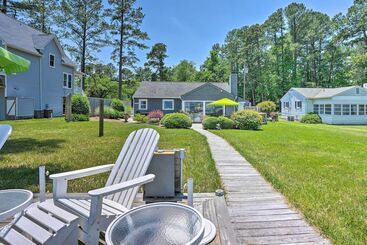 Mökkimajoitus Urbanna Waterfront Retreat: Pier & Gas Grill!