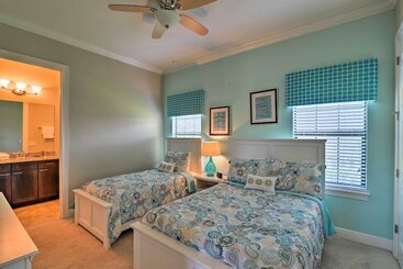 茅舍 Luxe Reunion House W/ Private Pool: Near Disney!