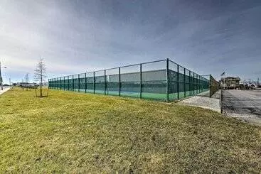 Mökkimajoitus Spacious Avalon Beach House   2 Blocks To Water!