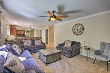 Сельский дом Poconos Escape W/ Hot Tub & Fire Pit