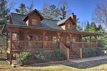 Mökkimajoitus Lake Lure Log Cabin W/ Grill, Near Hiking!