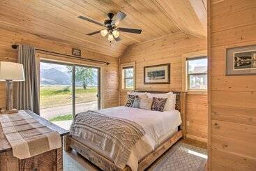 Dom wiejski Dreamy Mountain View Cabin Near Yellowstone!