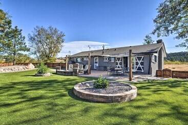 Gîte Rural Family Friendly Home W/ Back Yard & Game Room!