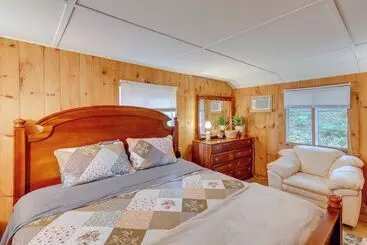 Rustic Berkshires Cottage At Lake Buel W/ Kayaks!