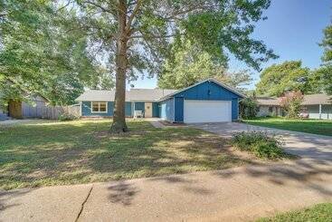 Landhus Broken Arrow Home: Family Friendly Amenities!