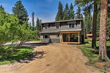 Hus på landet Creekfront Lincoln Home, Steps From Downtown!