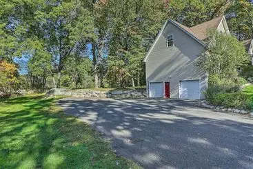 Mökkimajoitus Pet Friendly Grand Pine Bush Retreat On 2 Acres!