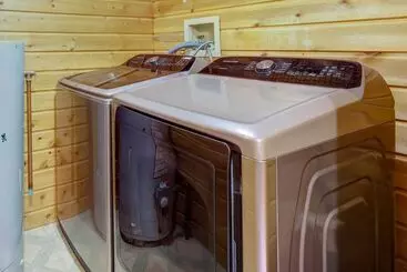 コテージ Interlochen Cabin W/ Fireplace   Near State Park!