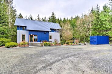 Landhus Private Indianola House W/ Patio + Fire Pit