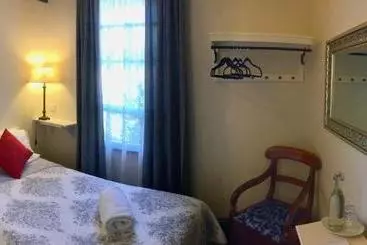 ホテル Glenella Guesthouse