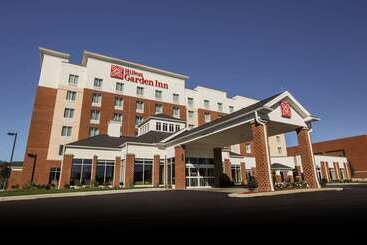 בית מלון כפרי Hilton Garden Inn Indiana At Iup
