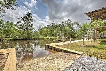 Mökkimajoitus Bay St. Louis House W/ Boat Dock & Launch!