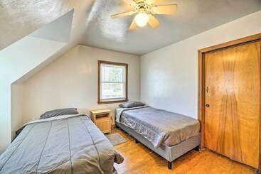 茅舍 Cozy Retreat W/ Yard ~ 2 Mi To Lake Michigan!