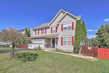 Mökkimajoitus 32 Mi To Dc: Lower Level Woodbridge Apt W/ Patio!