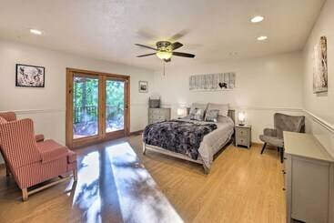 Dom wiejski Majestic Caldwell Retreat W/ Wraparound Deck!