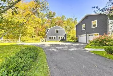 Mökkimajoitus Modern Escape W/ Fire Pit, Near Lake Waramaug