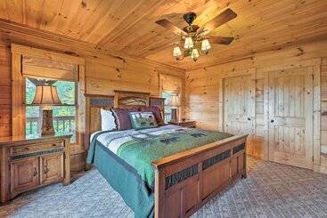 بيت ريفى Pigeon Forge Cabin W/ Brand New Hot Tub & Views!
