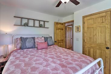 بيت ريفى Sky Blue Overlook Hot Tub & Screened Porch!