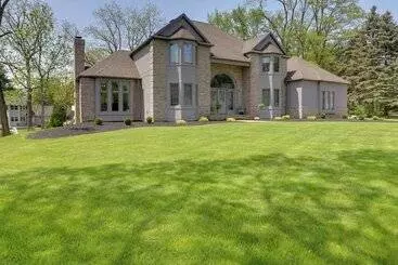 Mökkimajoitus Spacious Refuge W/ Private Pool & Outdoor Bar!