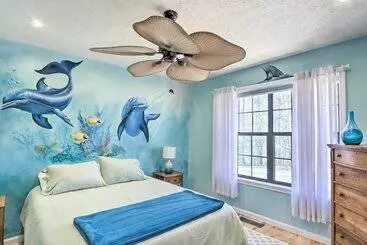 Mökkimajoitus Charming Murphy Escape W/ Fire Pit & Hot Tub!