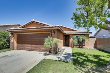 Mökkimajoitus Cozy Coachella Home Rental: Game Room, Grill!