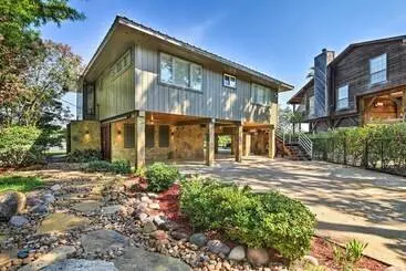 コテージ Luxe Houston Home On Riverfront W/ Pool & Hot Tub!