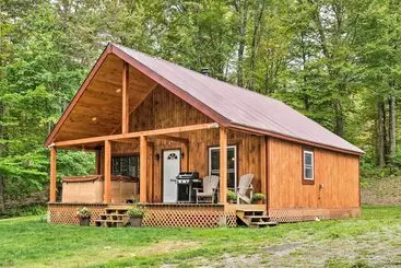 コテージ Victory Cabin W/ Hot Tub, By Skiing & Vast Trails!