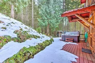 コテージ Packwood Cabin Retreat W/ Private Hot Tub!