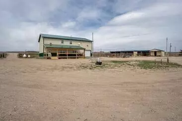 Mökkimajoitus Pet Friendly Lingle Ranch W/ Deck On 60 Acres!