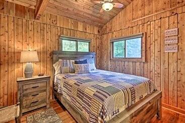 קוטג'' Secluded Stanardsville Cabin W/ 10 Acres & Hot Tub